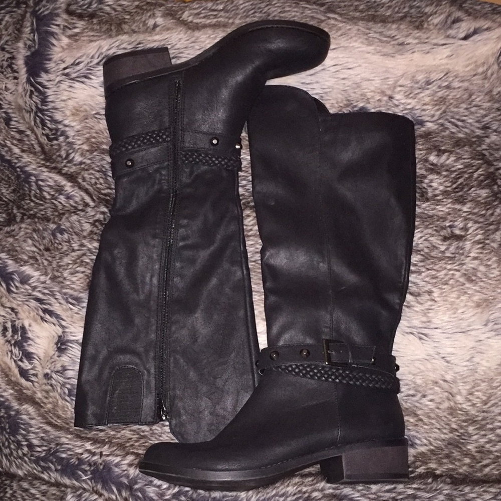 Under the knee boots